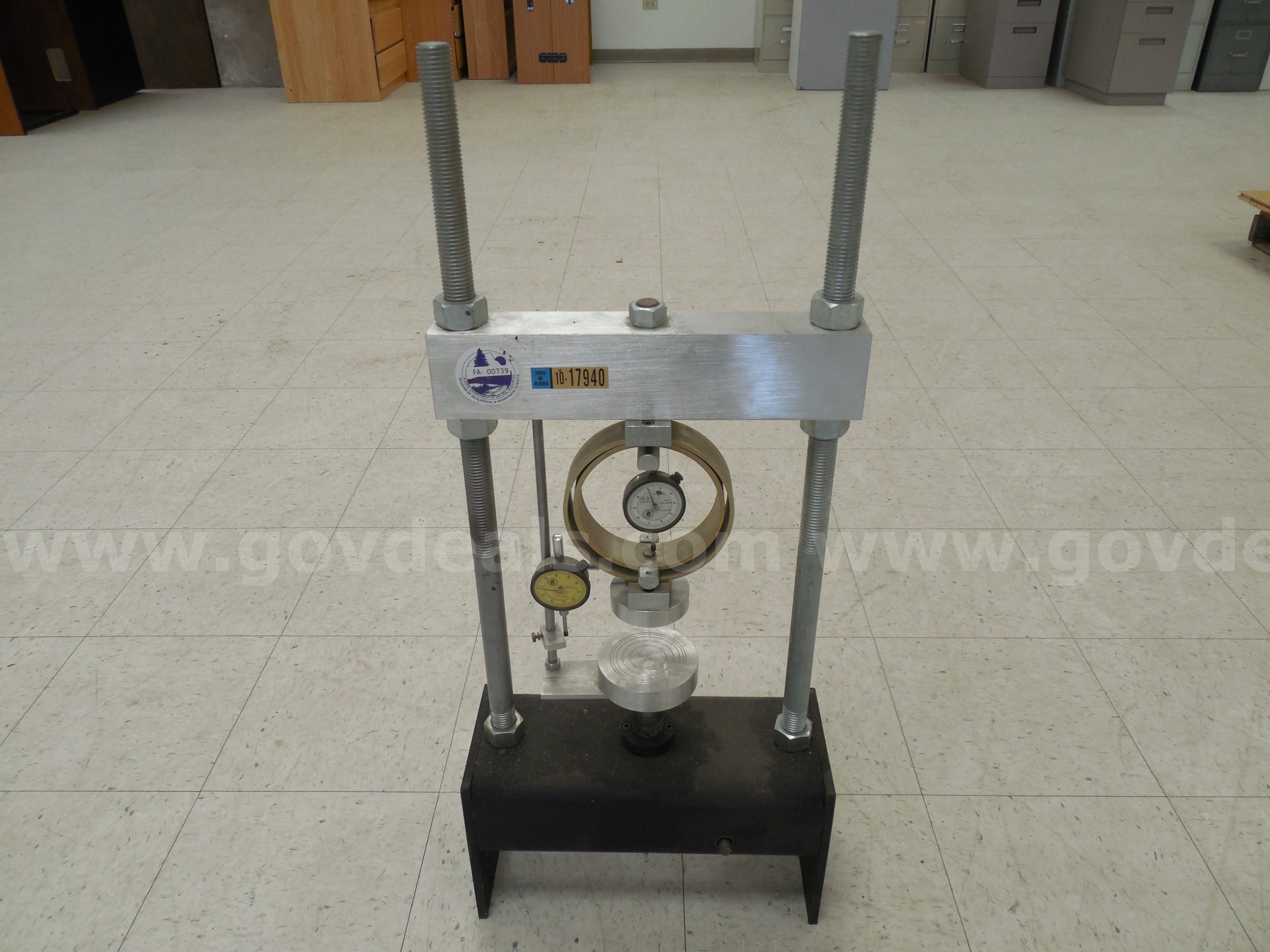 Unidentified unconfined compression test set up