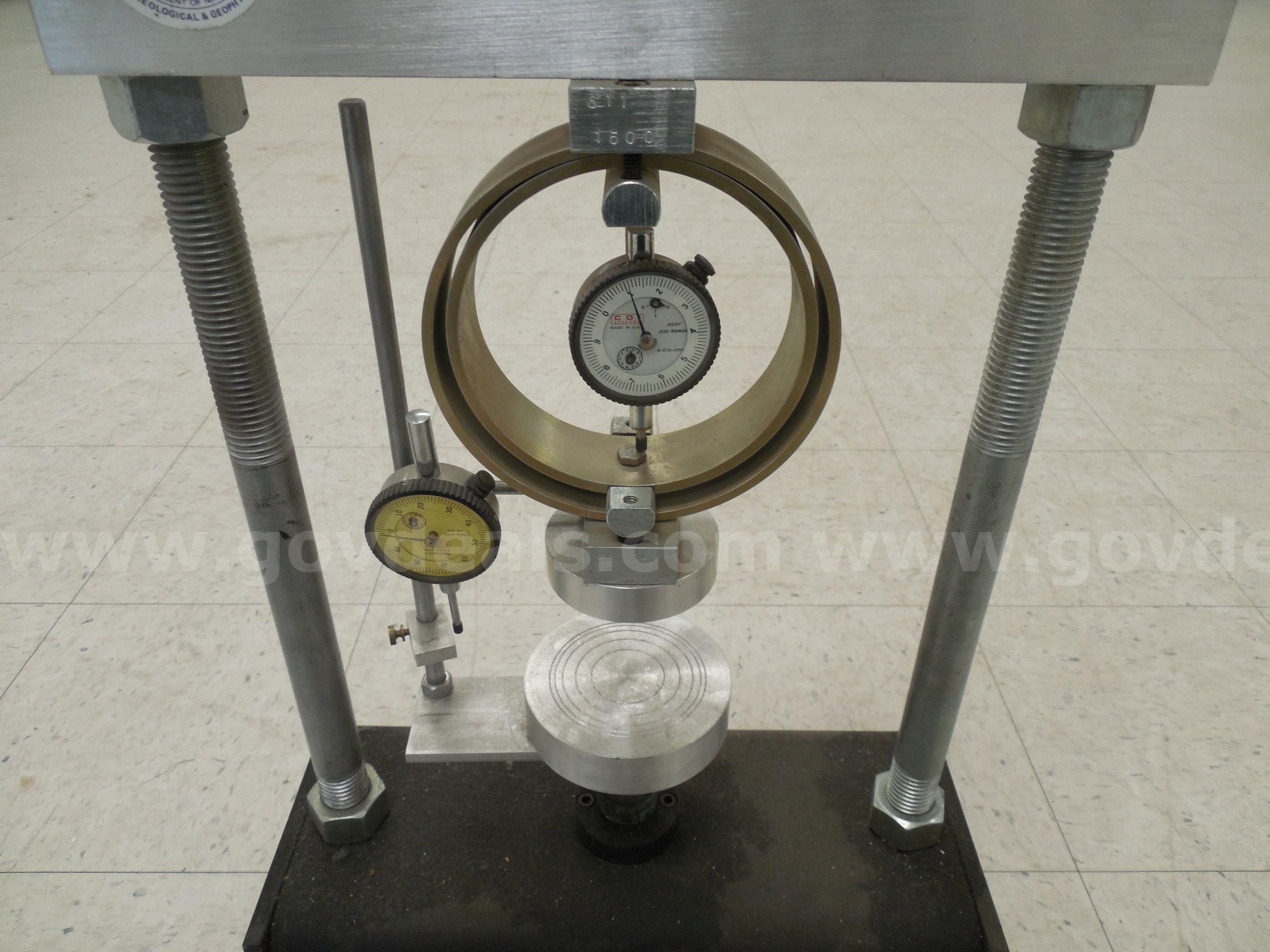 Unidentified unconfined compression test set up   Government Surplus Auction - Photo #5