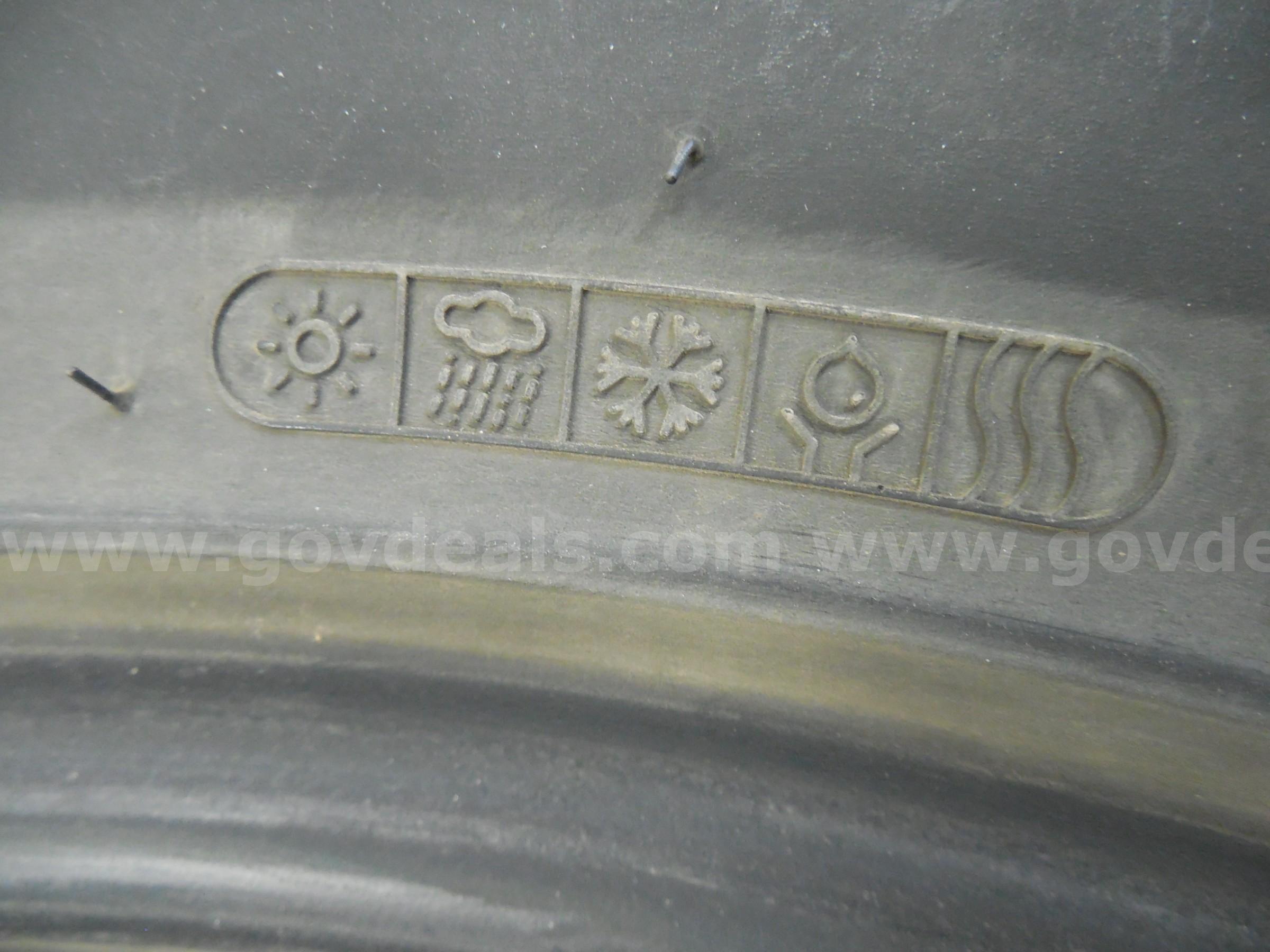 Set of four rimless tires   Government Surplus Auction - Photo #4