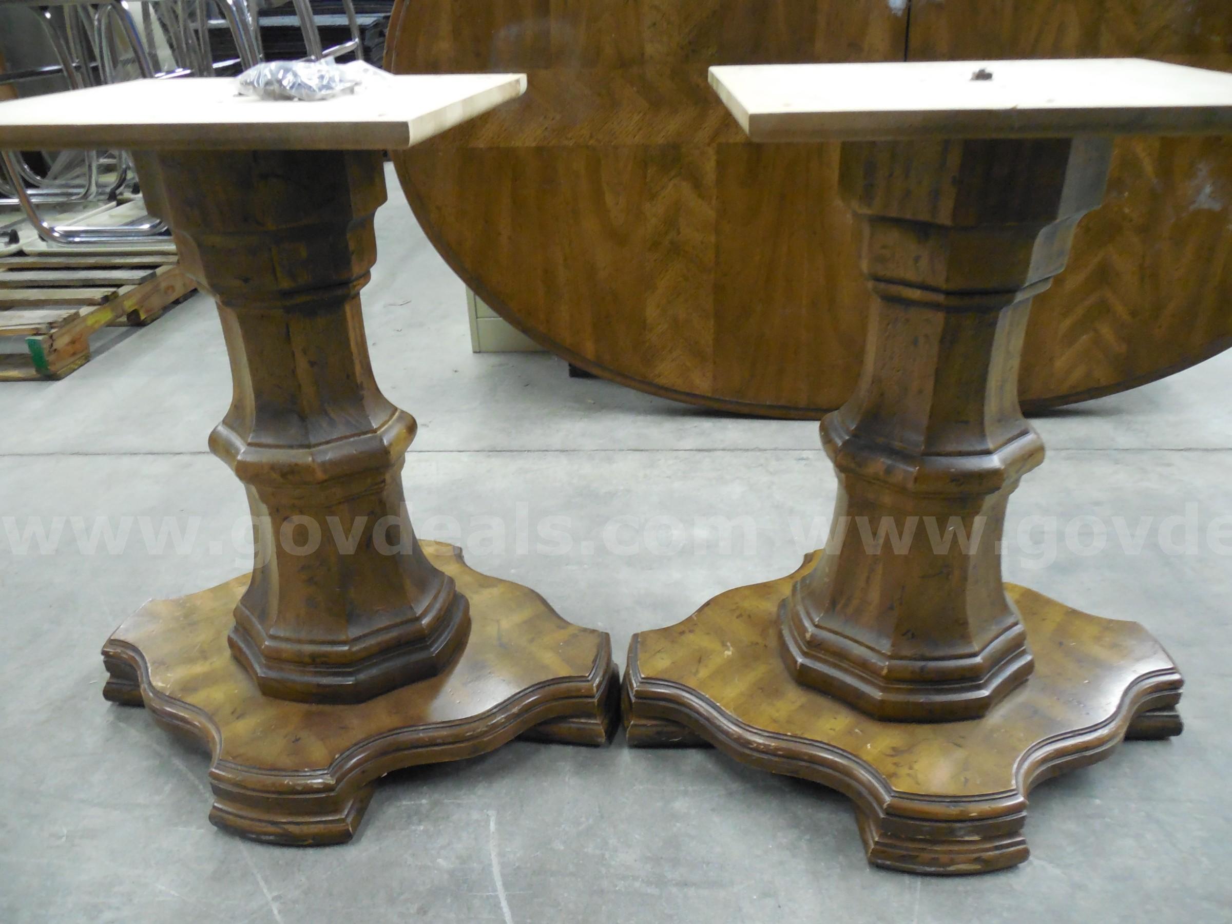 Solid wood expandable dining room table with set of 12 matching chairs   Government Surplus Auction - Photo #5