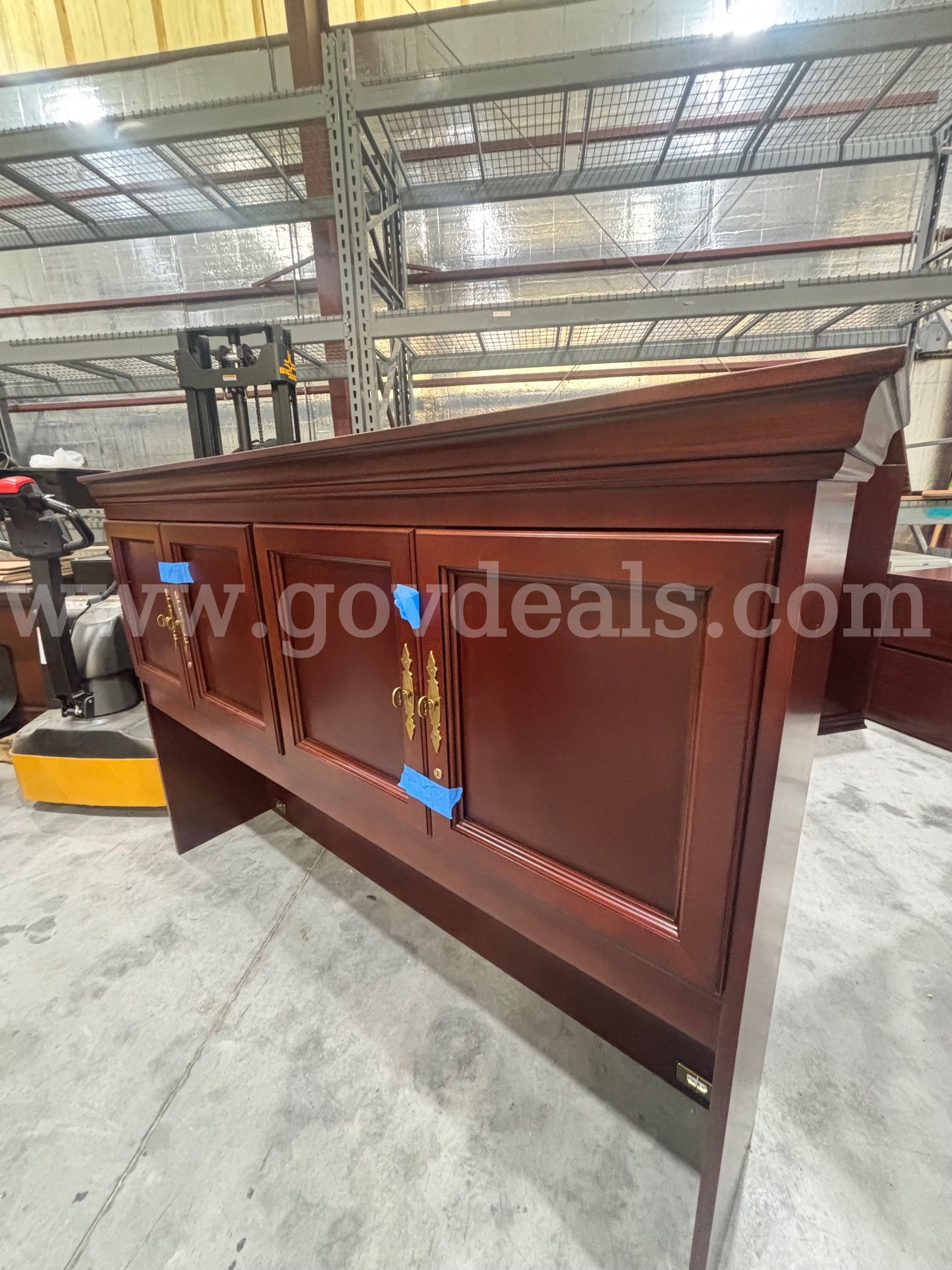 OFS Executive Cherry Office Furniture Suite   Government Surplus Auction - Photo #6