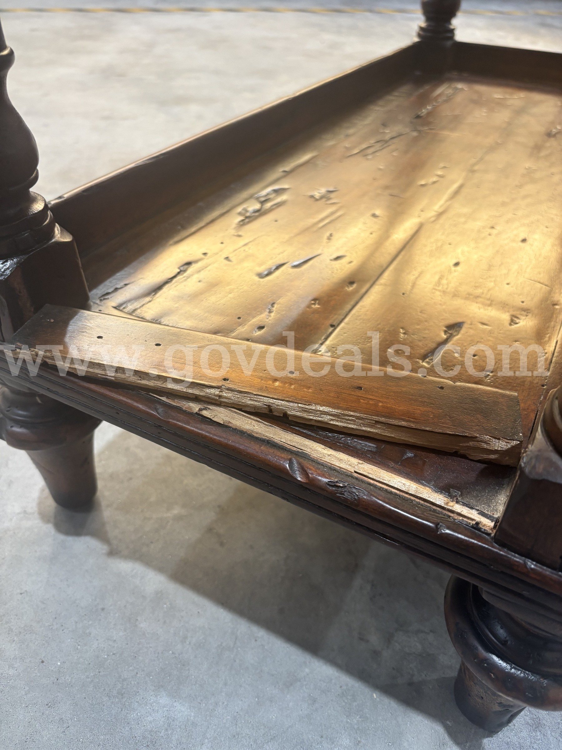 Wooden Tiered Accent Shelf   Government Surplus Auction - Photo #4