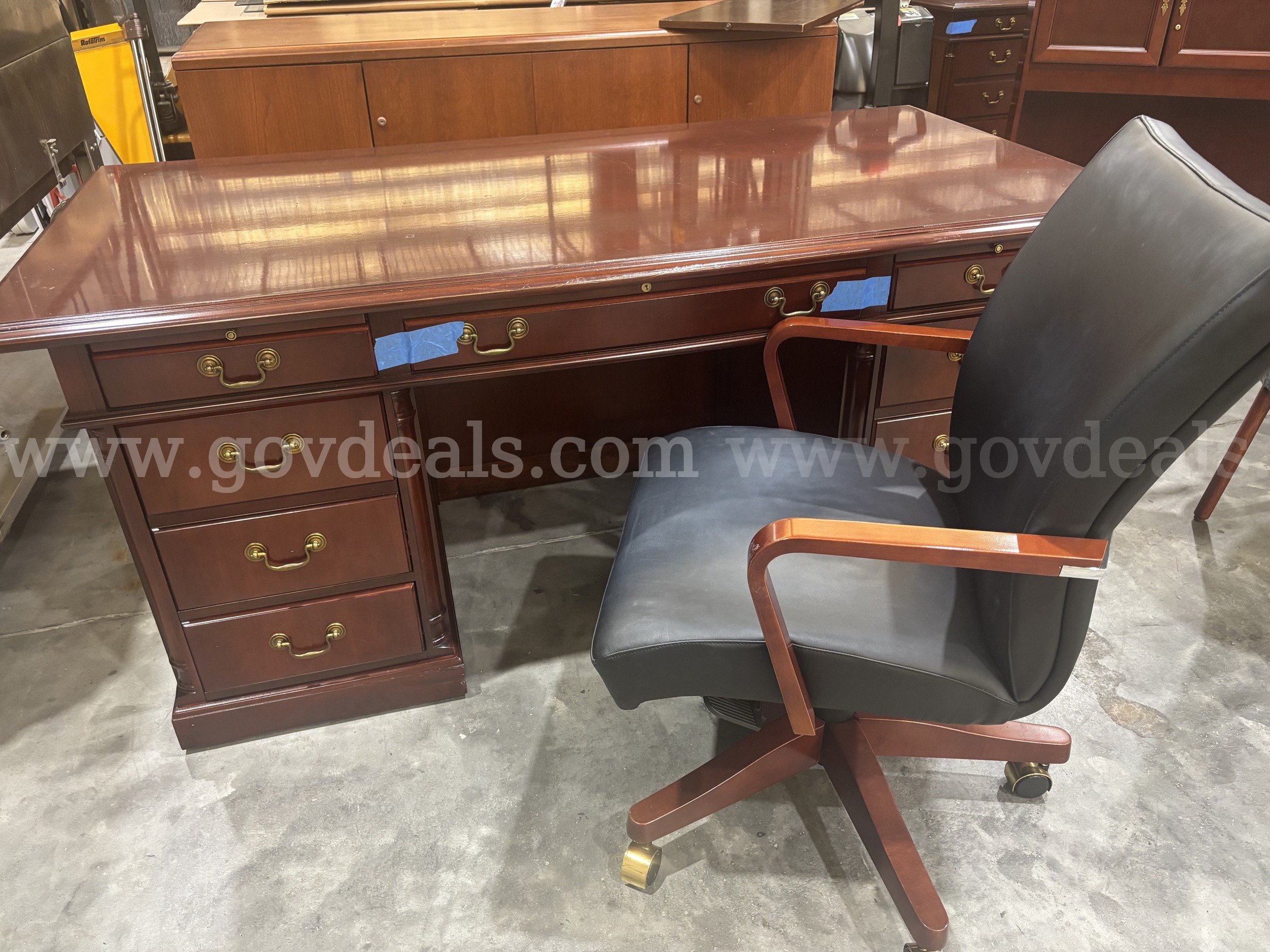 Cherry Wood Executive Office Desk & Chair   Government Surplus Auction - Photo #3