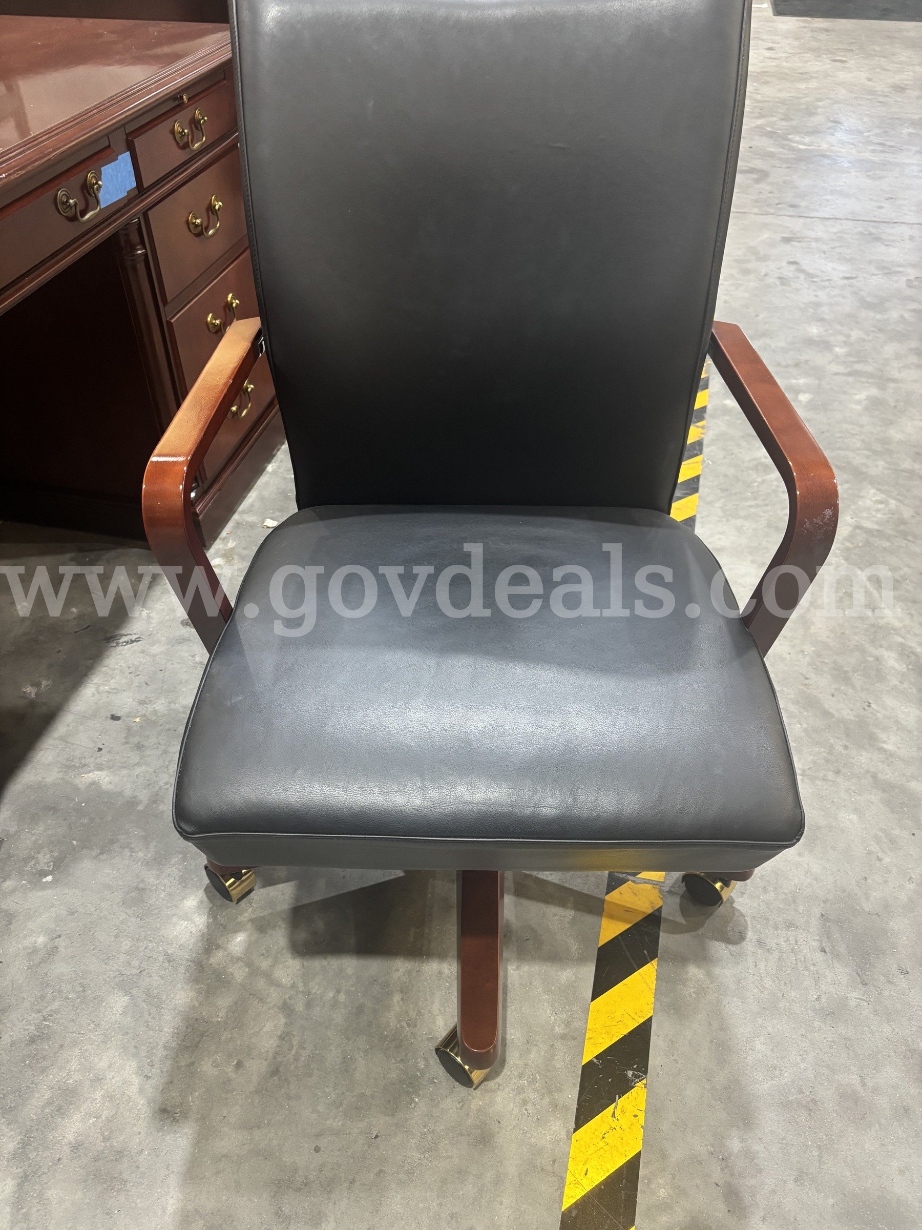 Cherry Wood Executive Office Desk & Chair   Government Surplus Auction - Photo #5