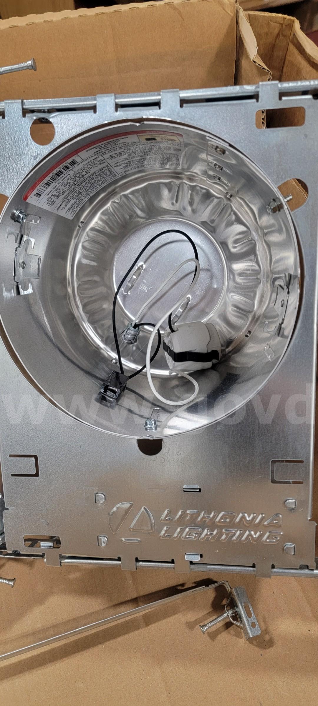 6" Incandescent New Construction Housing   Government Surplus Auction - Photo #3