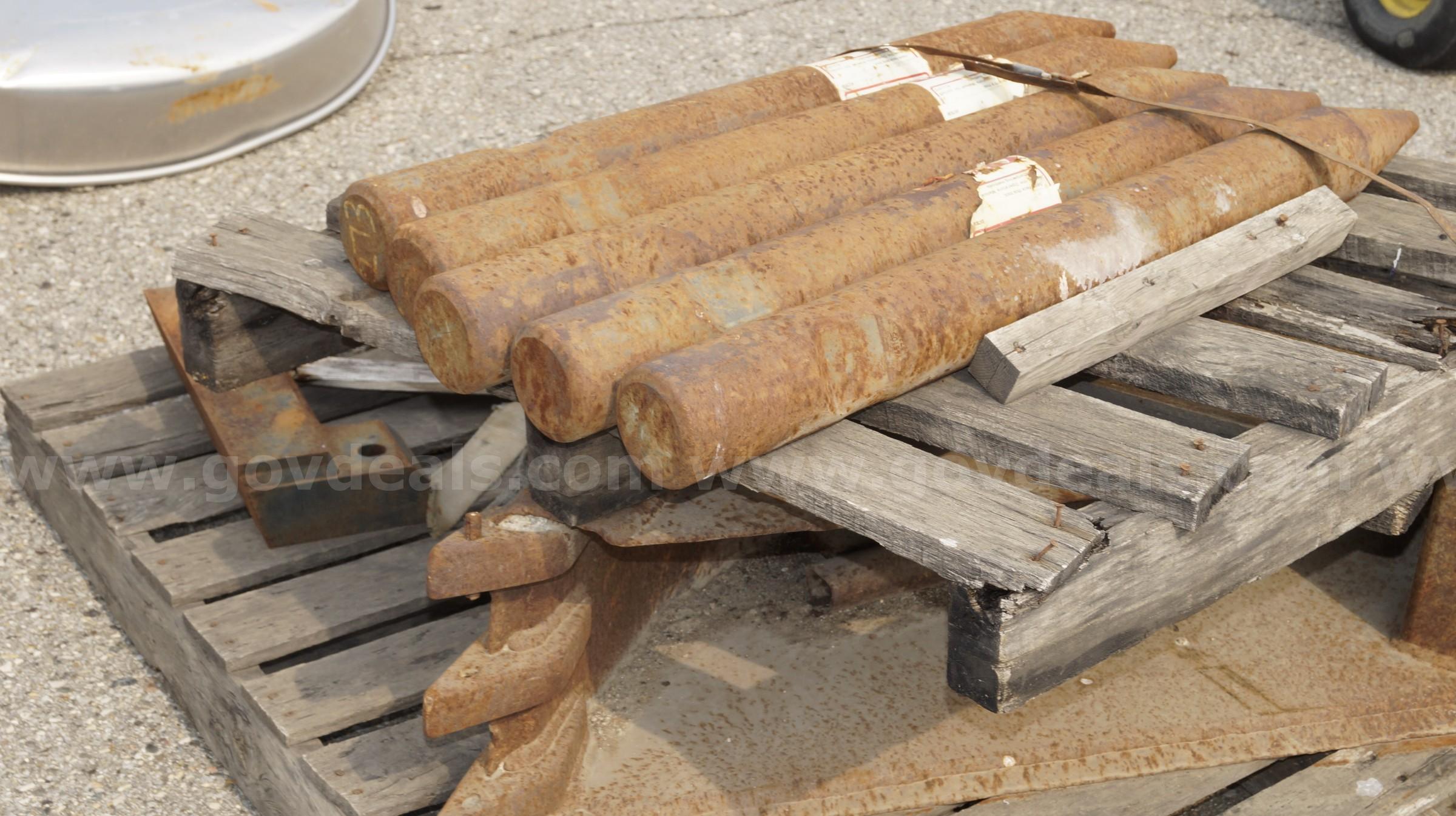 backhoe accessories   Government Surplus Auction - Photo #3