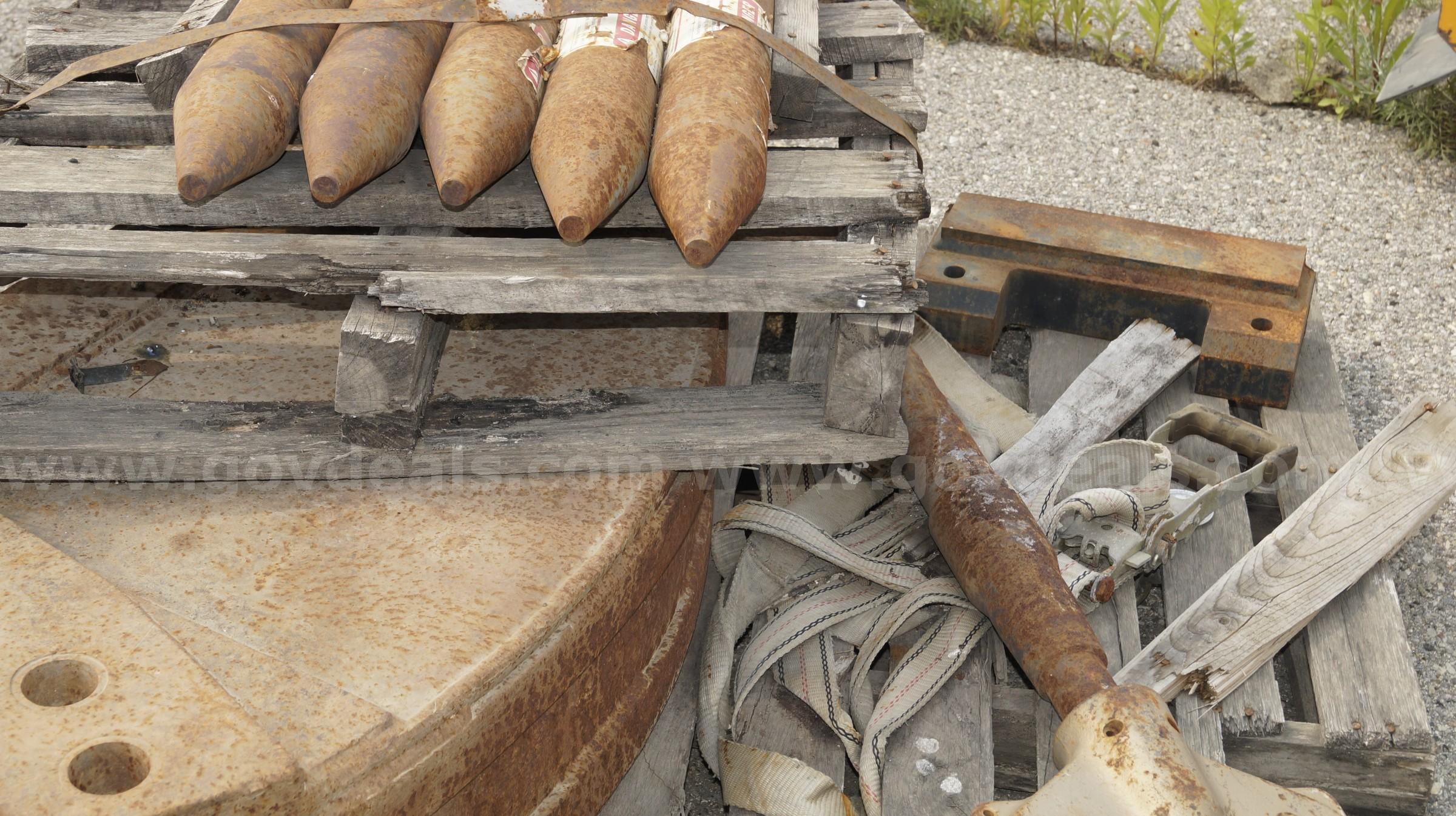 backhoe accessories   Government Surplus Auction - Photo #4