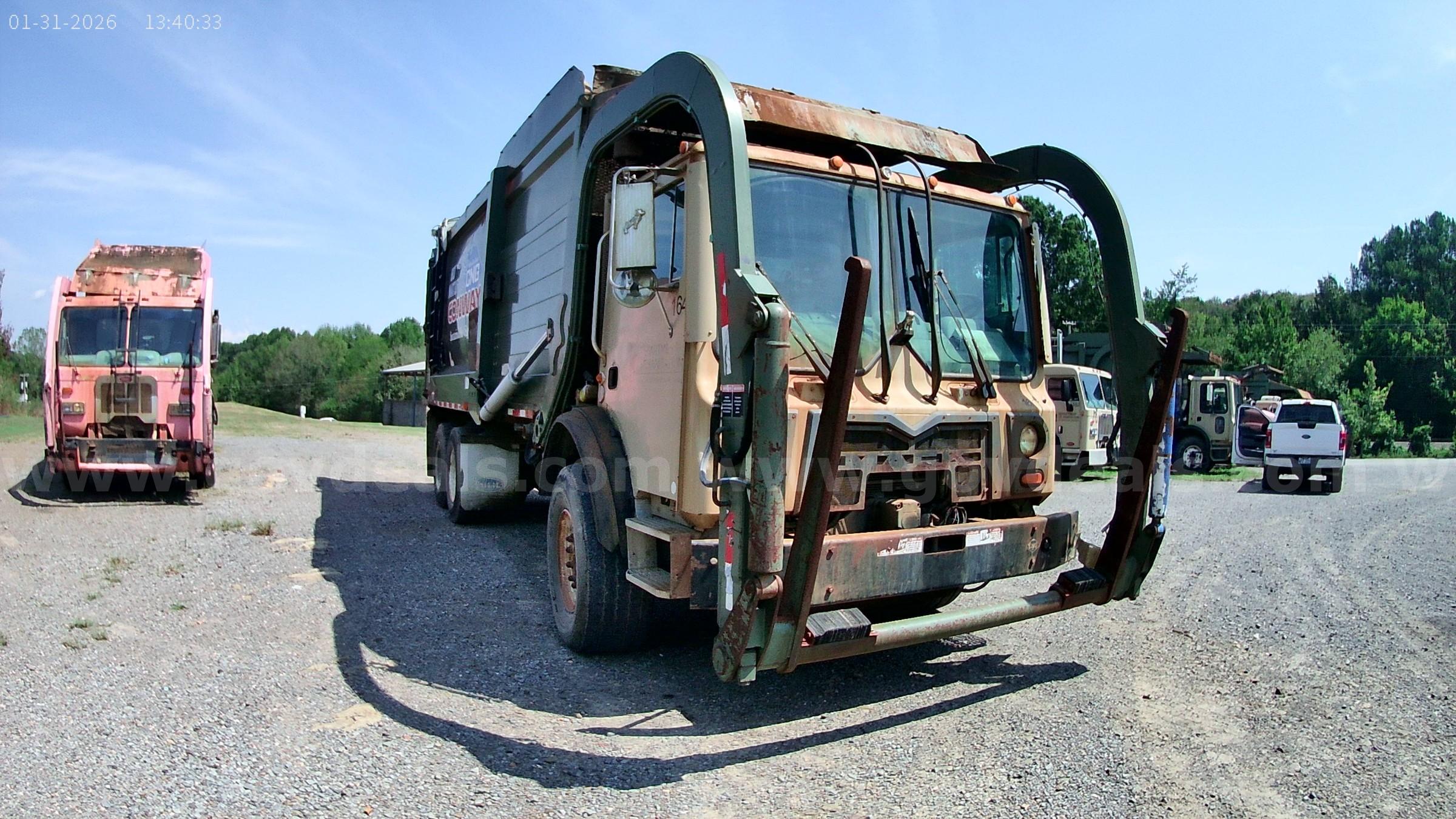 2015 Mack MRU613 Mack MRU613 Government Surplus Auction - Photo #2