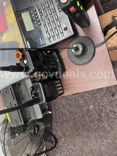 Walkie Talkies, Charging Equipment, Radio Parts   Government Surplus Auction - Photo #2