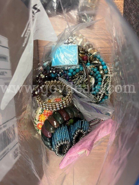 Lot Costume Jewelry 7.5pds   Government Surplus Auction - Primary Photo