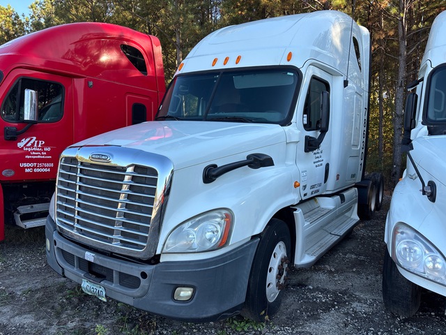 2012 Freightliner Cascadia 125 6x4 T/A Sleeper Truck Tractor (Inoperable)