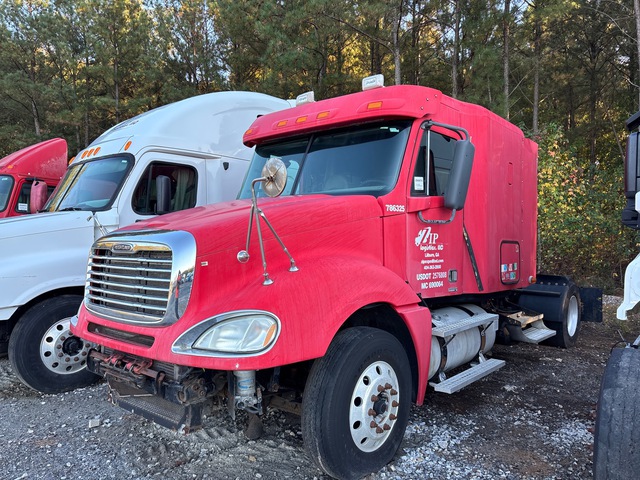 2008 Freightliner Columbia 120 6x4 T/A Sleeper Truck Tractor (Inoperable)