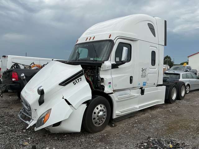 2019 Freightliner Cascadia 126 6x4 T/A Sleeper Truck Tractor (Inoperable)