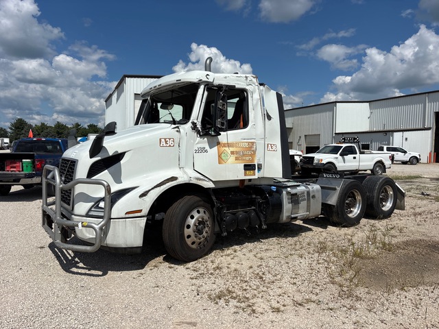 2023 Volvo VNR 6x4 T/A Day Cab Truck Tractor (Inoperable)
