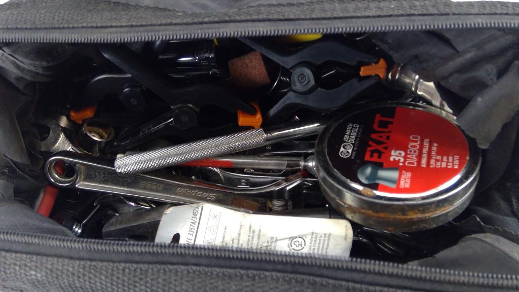 Toolbag And More 5+ Pieces   Government Surplus Auction - Photo #2