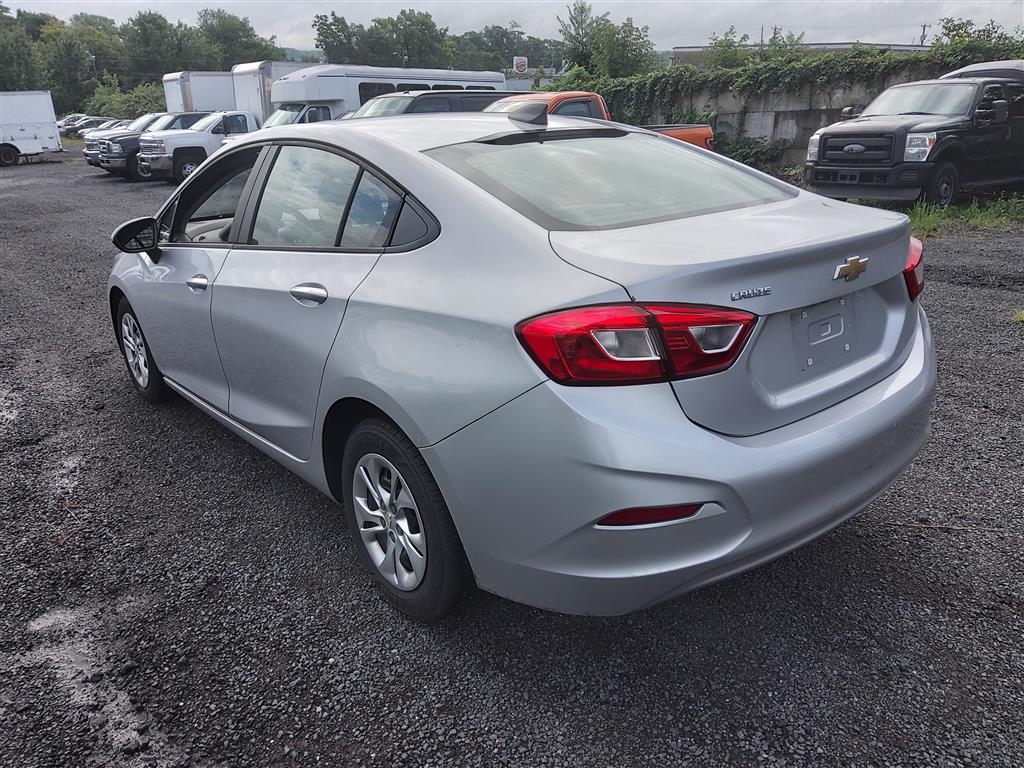 2019 Chevrolet Cruze ls (Hartford, CT 06114) Chevrolet  Government Surplus Auction - Photo #5