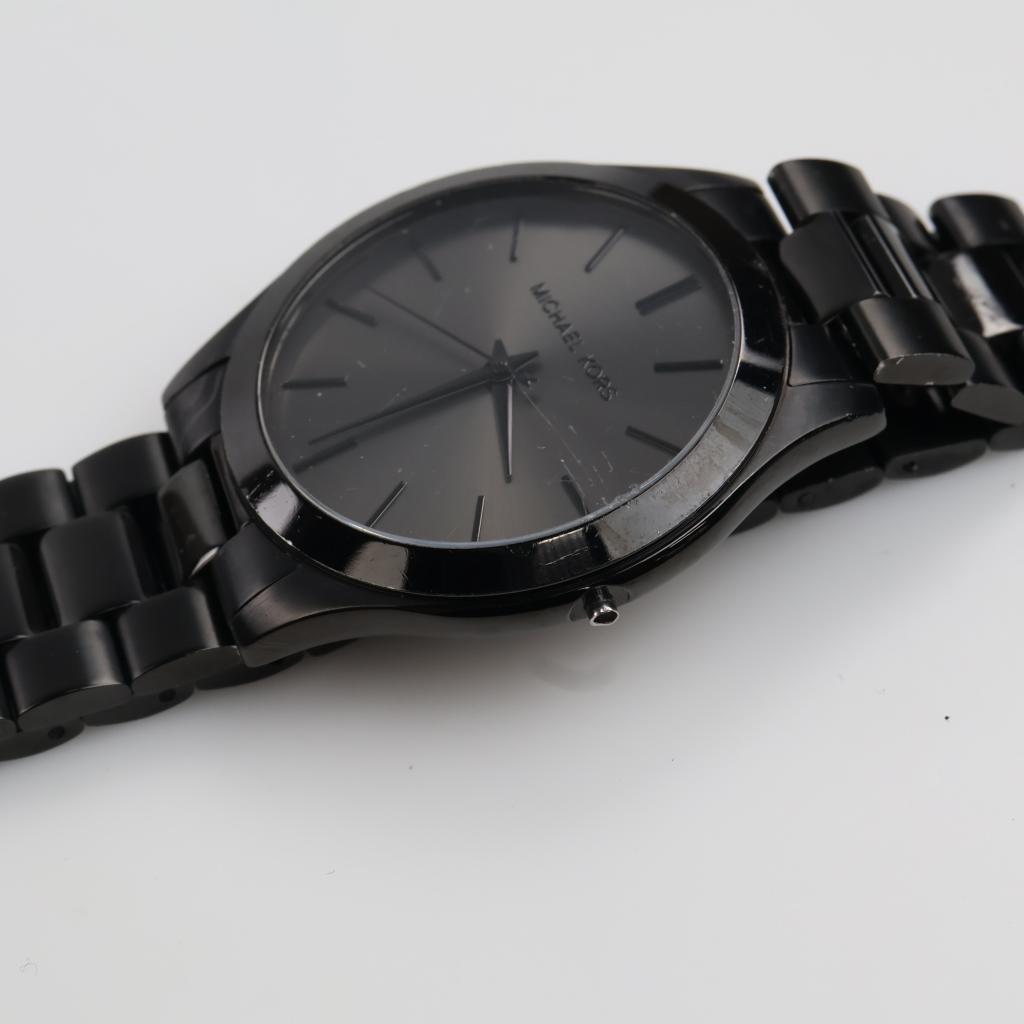 Michael Kors Oversized Slim Runway Black-Tone Watch Case  Government Surplus Auction - Photo #2