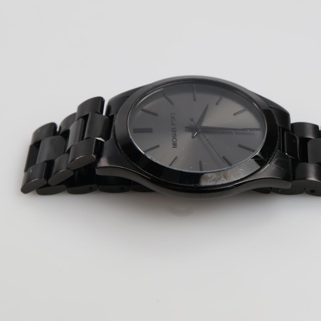 Michael Kors Oversized Slim Runway Black-Tone Watch Case  Government Surplus Auction - Photo #3