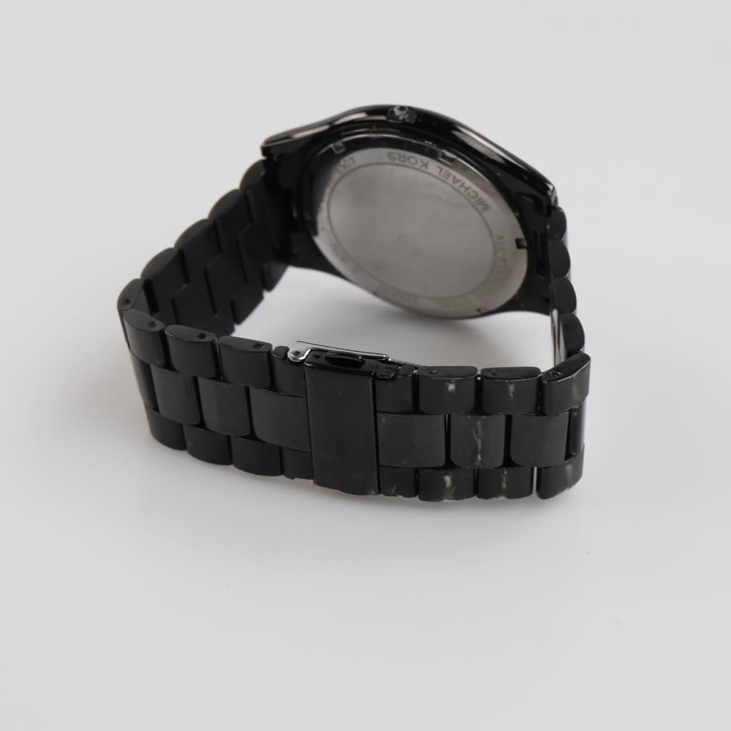 Michael Kors Oversized Slim Runway Black-Tone Watch Case  Government Surplus Auction - Photo #4