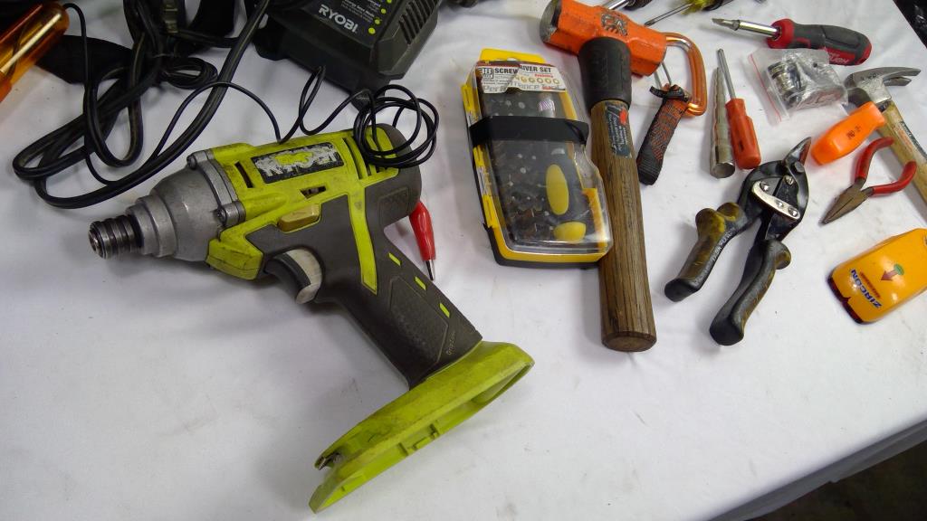 Ryobi 18V One+ Cordless Impact Driver, Ryobi Tool Bag, Drill Bits Dremel Tool 20+ Pieces   Government Surplus Auction - Photo #4