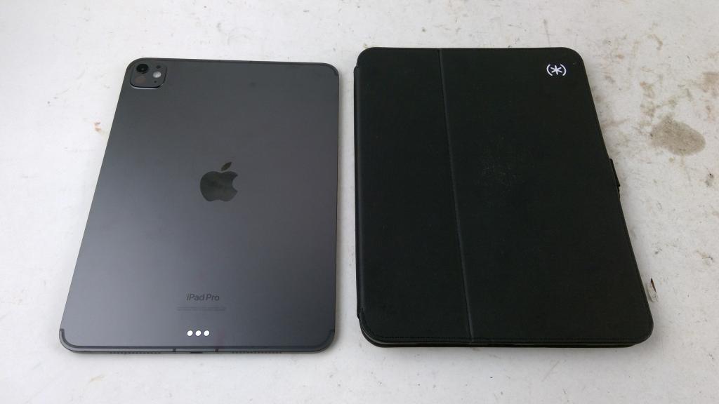 Apple IPad Pro 11-inch, Activation Locked, Sold For Parts Apple IPad Pro Government Surplus Auction - Photo #2