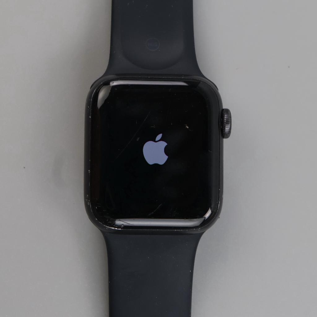 Apple Watch Series SE Sold For Parts