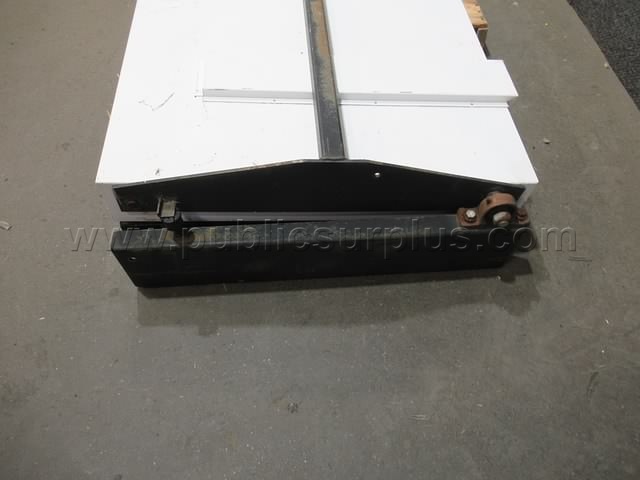 LIGHT SIGN ~ AP-16-54   Government Surplus Auction - Photo #6
