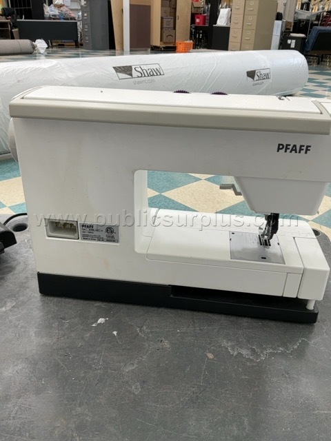 PFAFF SEWING MACHINE SELECT 4.2 #2   Government Surplus Auction - Photo #2