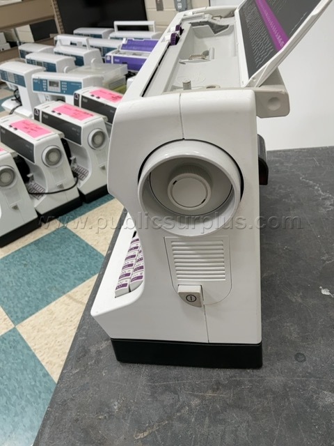PFAFF SEWING MACHINE SELECT 4.2 #5   Government Surplus Auction - Photo #4