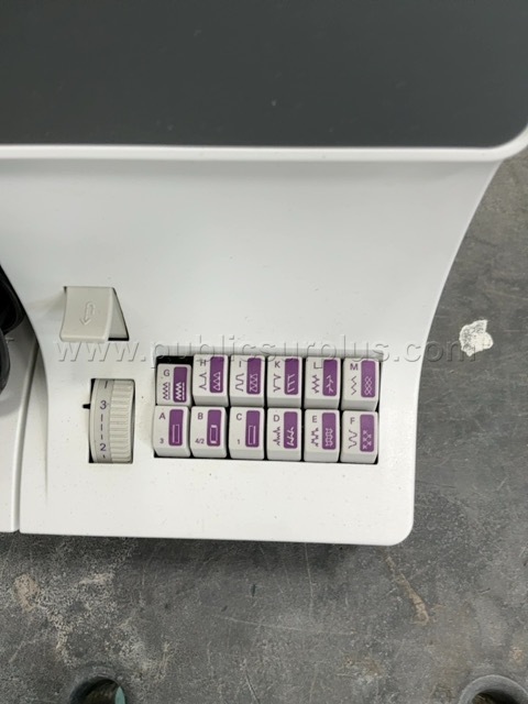 PFAFF SEWING MACHINE SELECT 4.2 #6   Government Surplus Auction - Photo #2