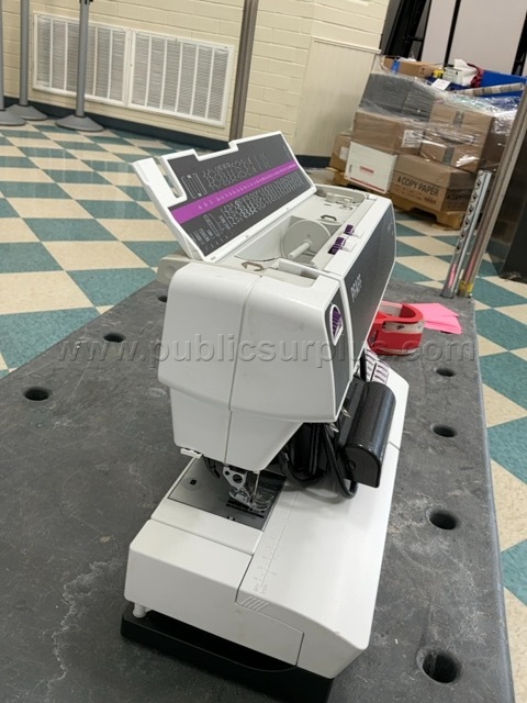 PFAFF SEWING MACHINE SELECT 4.2 #6   Government Surplus Auction - Photo #4