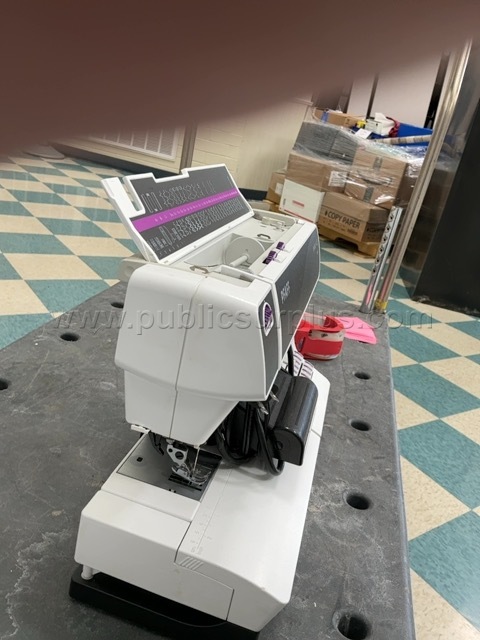 PFAFF SEWING MACHINE SELECT 4.2 #6   Government Surplus Auction - Photo #6