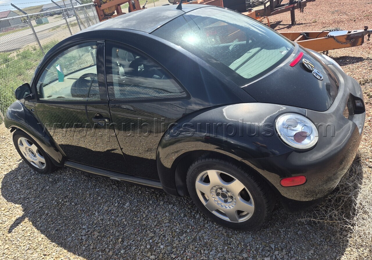 Black 2000 Volkswagon Beetle   Government Surplus Auction - Primary Photo