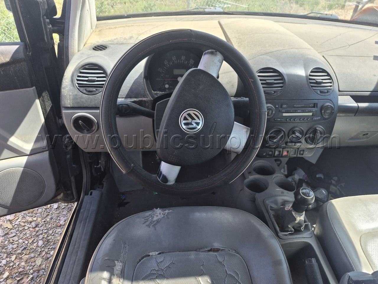 Black 2000 Volkswagon Beetle   Government Surplus Auction - Photo #6