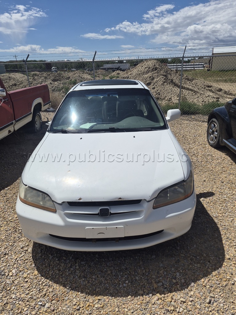 White 2000 Honda Accord