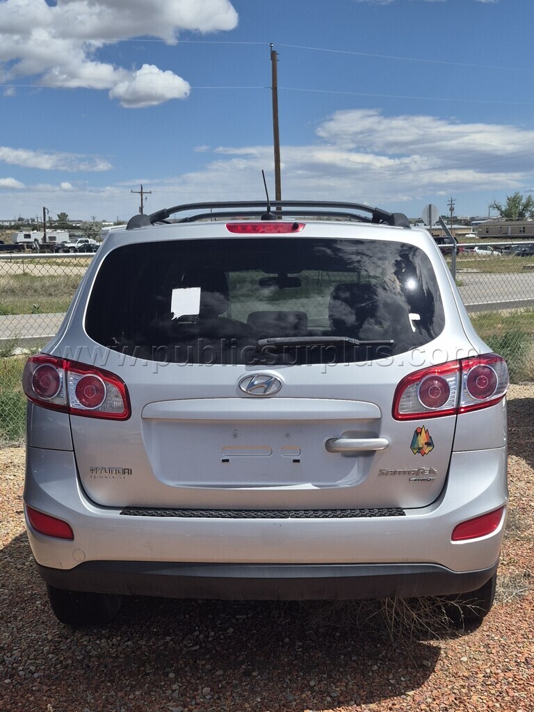 Silver 2011 Hyundai Santa Fe   Government Surplus Auction - Photo #4