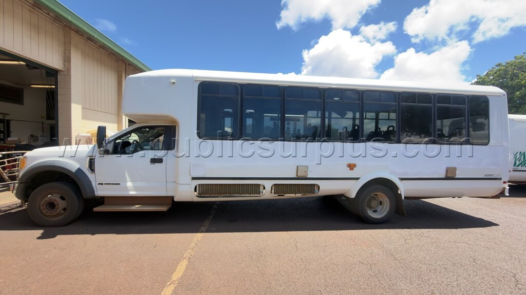 2018 Ford F550 Eldorado AeroElite 28 passenger bus Ford F550 Government Surplus Auction - Photo #2
