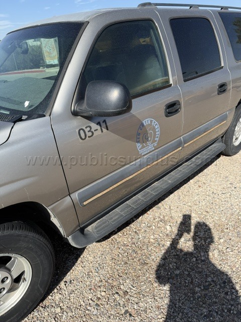 2003 CHEVROLET SUBURBAN Chevrolet SUBURBAN Government Surplus Auction - Photo #2