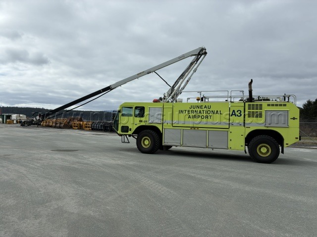 2003 Oshkosh Striker 1500 (ARFF Vehicle)- located in Juneau, AK Oshkosh 1500 Government Surplus Auction - Photo #2