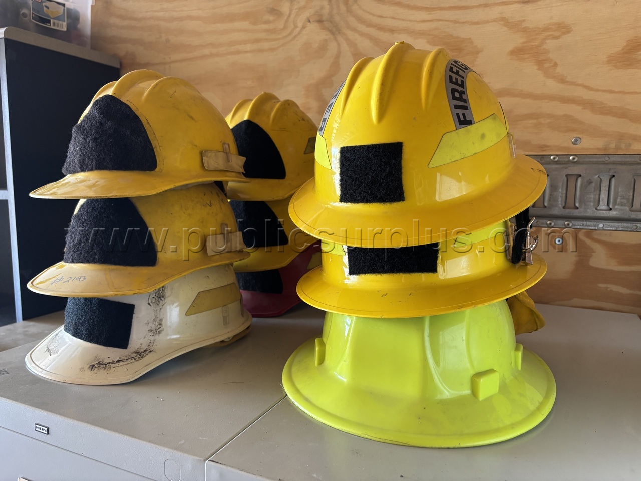 (1) Lot | (9) Wildland Fire Fighting Helmets (safety helmets)   Government Surplus Auction - Photo #2