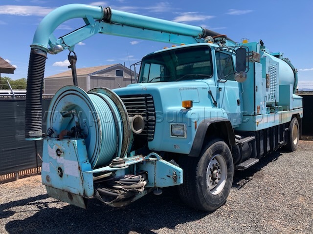 FORD LN8000 COMBINATION TRUCK