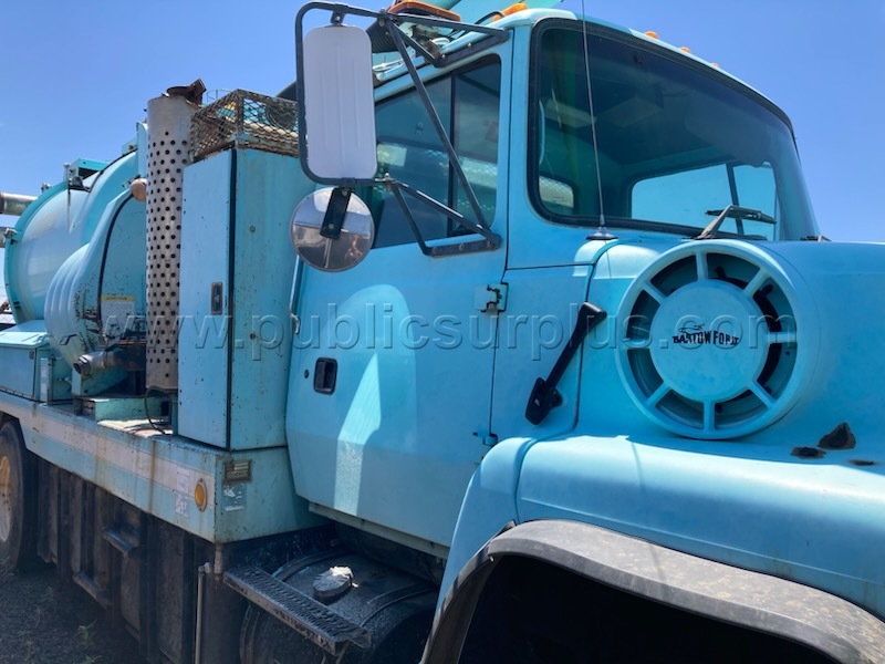 FORD LN8000 COMBINATION TRUCK Ford LN8000 Government Surplus Auction - Photo #2