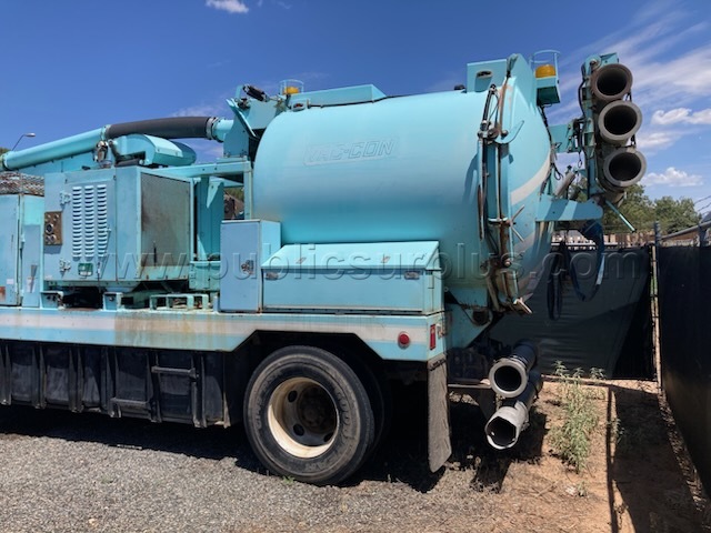 FORD LN8000 COMBINATION TRUCK Ford LN8000 Government Surplus Auction - Photo #4