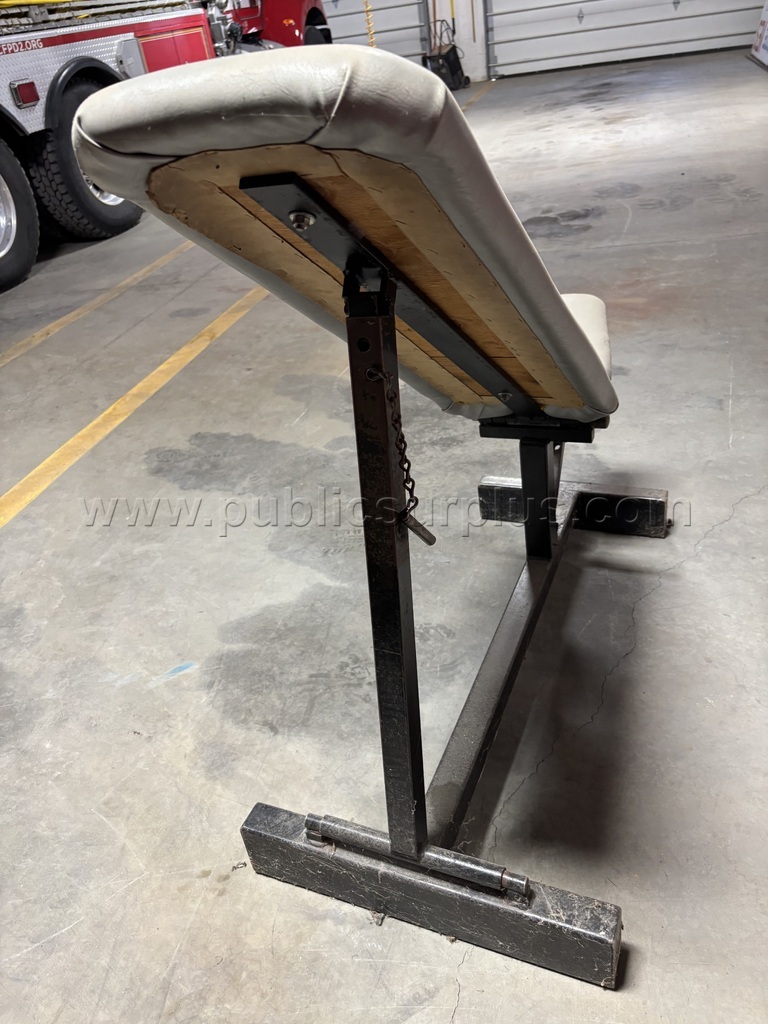 (1) Adjustable Workout Bench   Government Surplus Auction - Photo #3