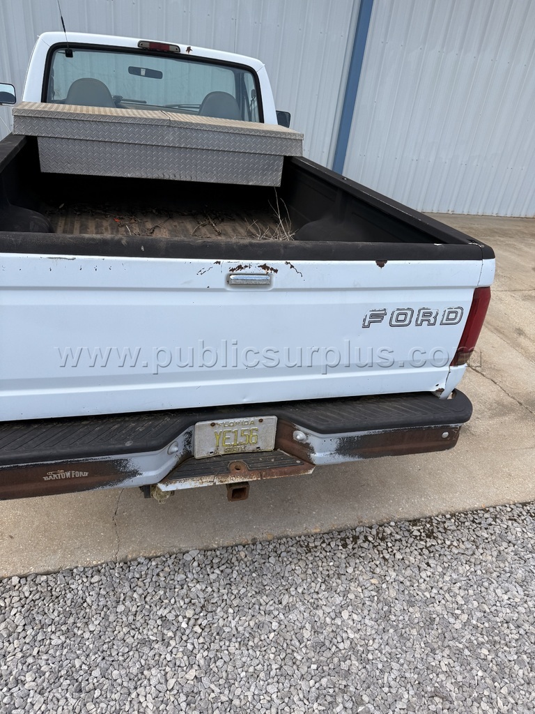 1997 Ford F-250 Truck (Veh 2908) (IF114683) [Jay, Florida]- DD Ford F-250 Government Surplus Auction - Photo #2