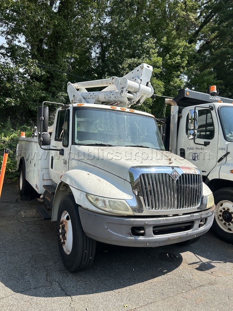 2006 Altec Bucket Truck Altec  Government Surplus Auction - Photo #3