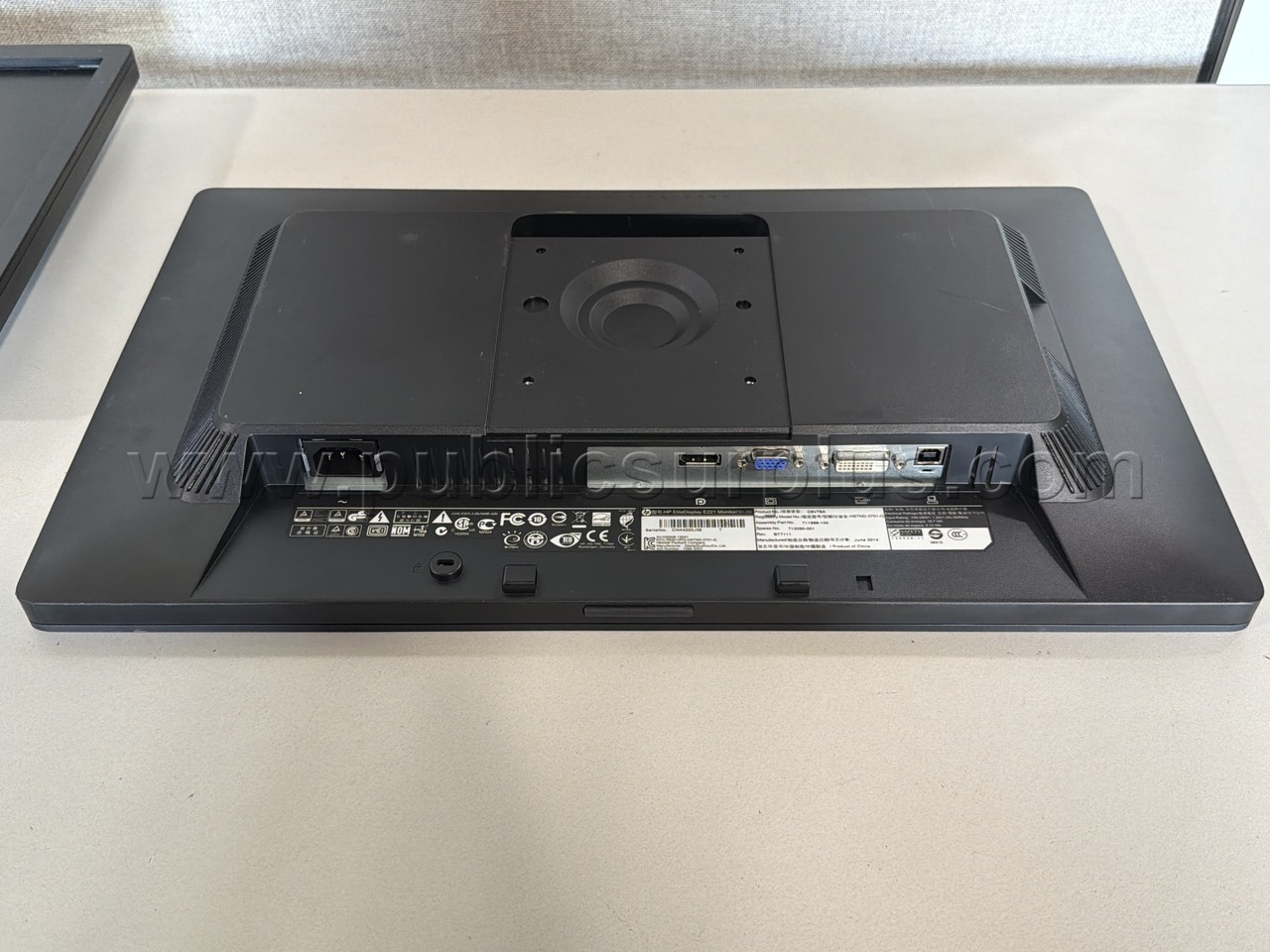 2 HP ELITEDISPLAY E221 MONITORS (NO STANDS) HP E221 Government Surplus Auction - Photo #4