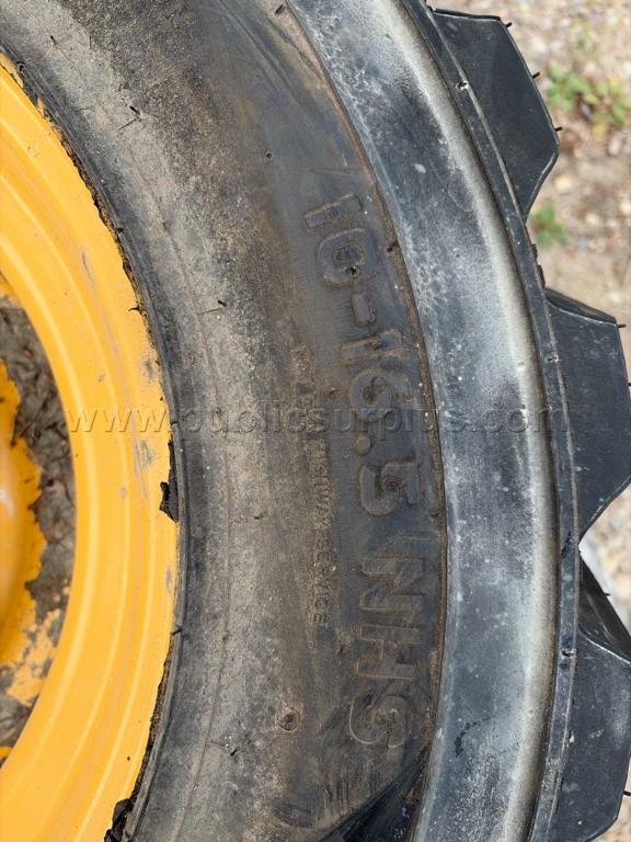 Lot of 2 Skid Steer Tires   Government Surplus Auction - Photo #3