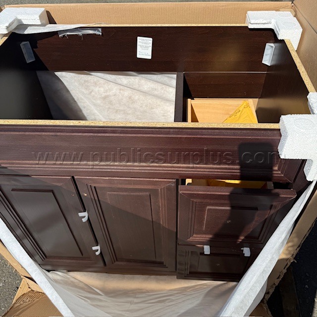 Residential Sink and Cabinet   Government Surplus Auction - Photo #5