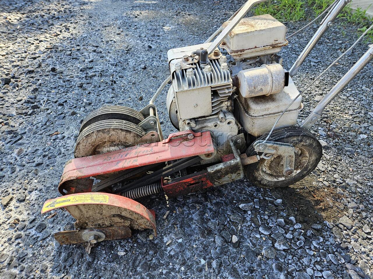 Walk Behind Edger, LITTLE WONDER 6031  6031 Government Surplus Auction - Photo #5